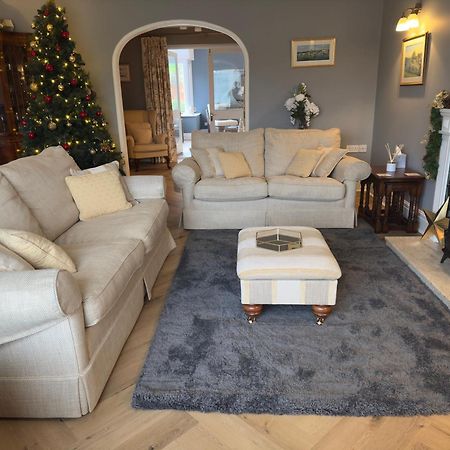 Vast, Elegant Home With Indoor Pool & Sauna Near Popular Golf Course Кингтон Экстерьер фото