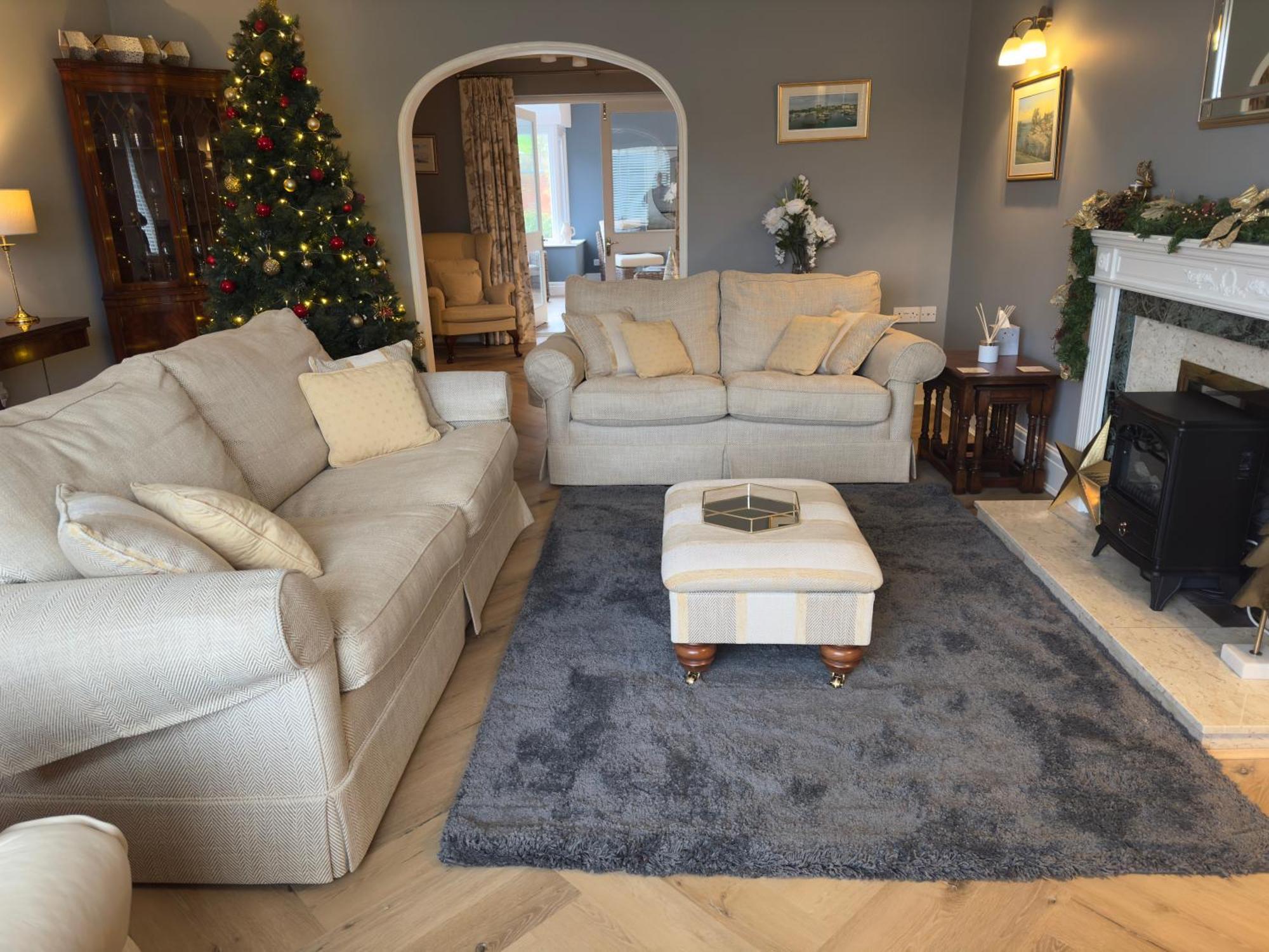 Vast, Elegant Home With Indoor Pool & Sauna Near Popular Golf Course Кингтон Экстерьер фото